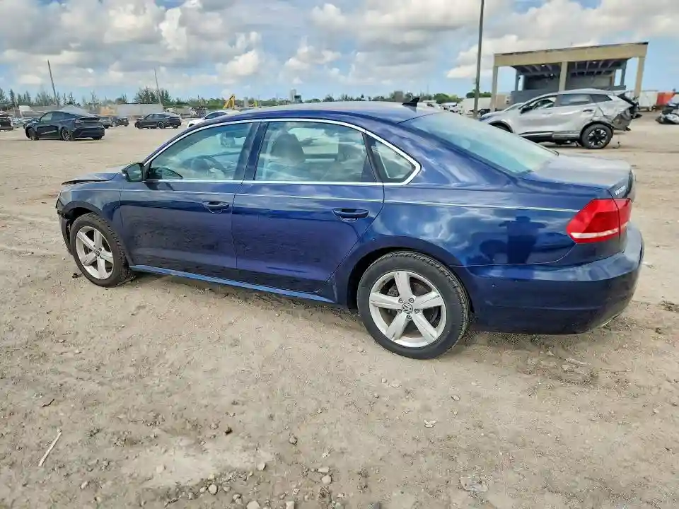1VWBP7A38DC072071 2013 VOLKSWAGEN PASSAT-1