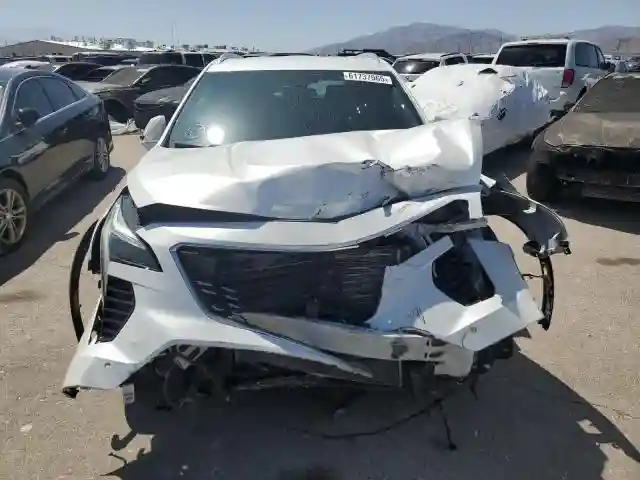1GYFZCR49KF188003 2019 CADILLAC XT4-4