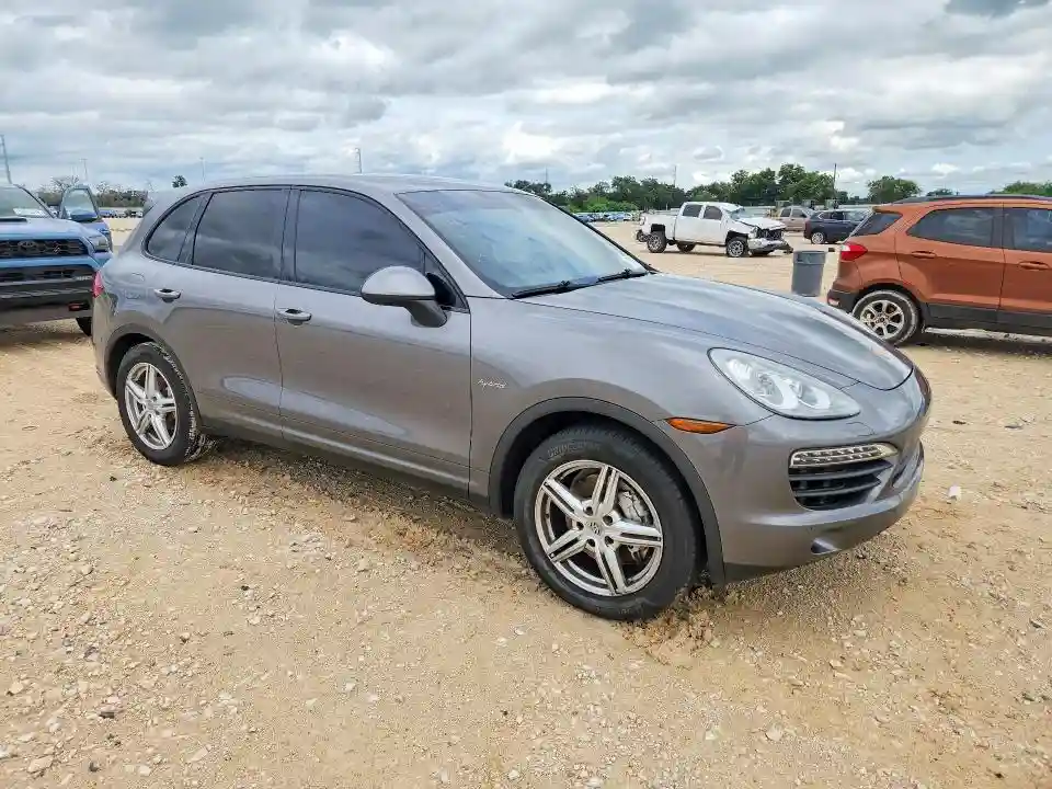 WP1AE2A25ELA50138 2014 PORSCHE CAYENNE-3