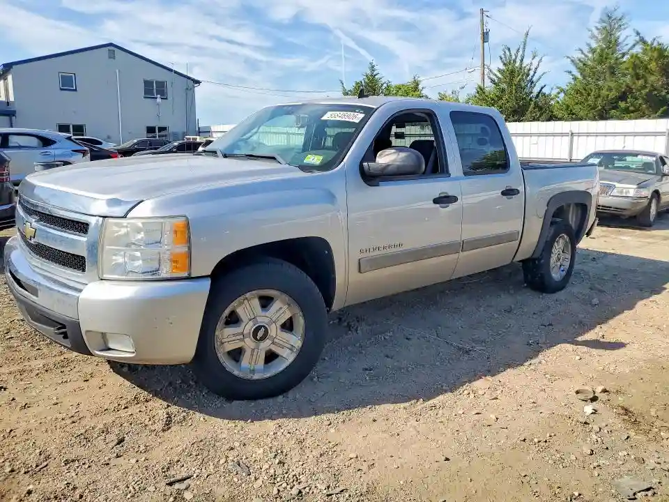 3GCPKSE31BG352560 2011 CHEVROLET SILVERADO-0