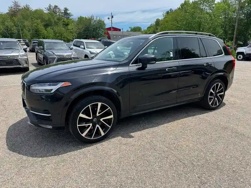 YV4A22PKXJ1359429 2018 VOLVO XC90-1
