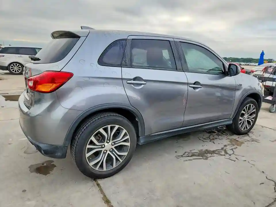 JA4AP3AU2HZ008850 2017 MITSUBISHI OUTLANDER-2