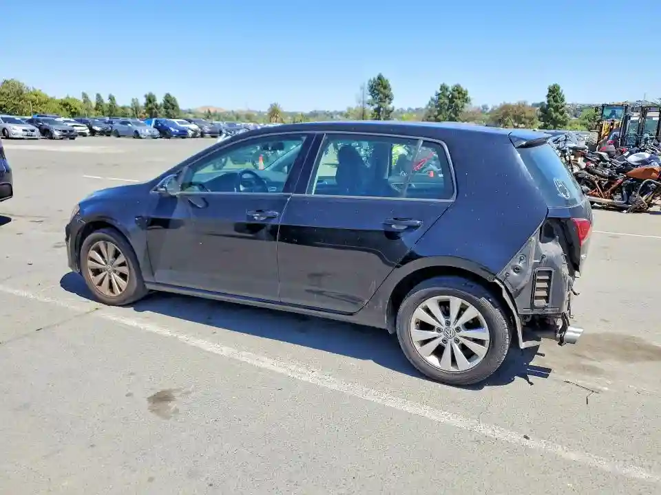 3VW2A7AU1FM047640 2015 VOLKSWAGEN GOLF-1