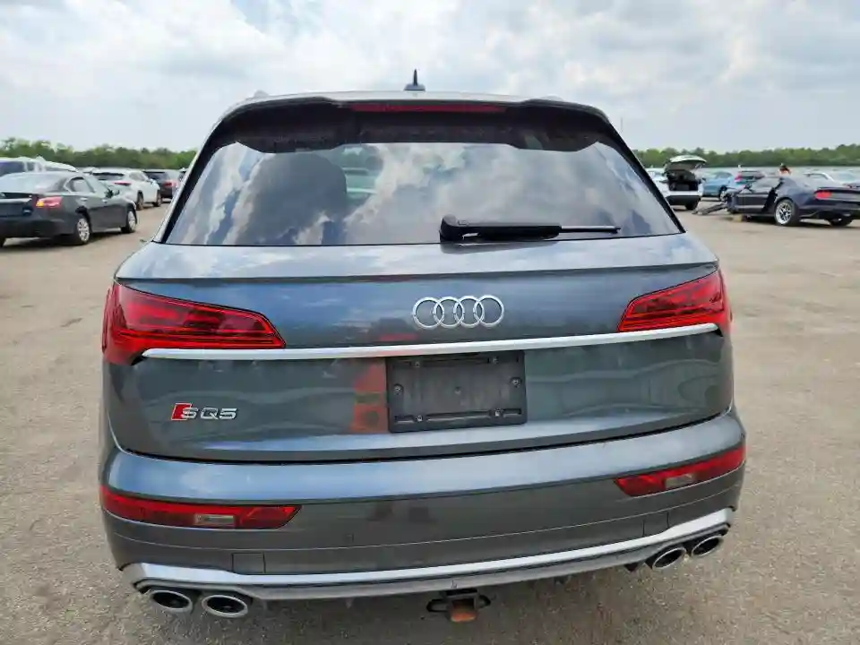 WA1A4AFY6N2107605 2022 AUDI SQ5-5