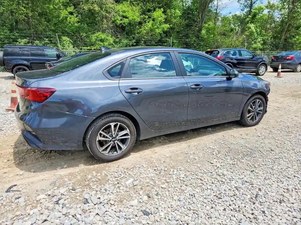 3KPF24AD6RE725247 2024 KIA FORTE LXS-2