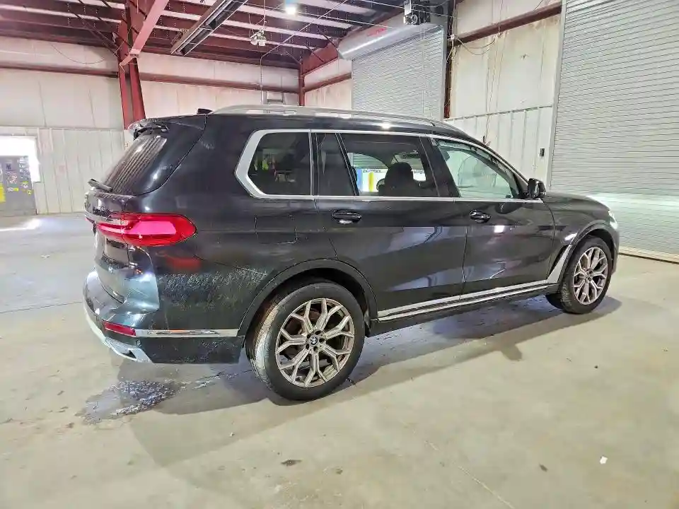 5UXCW2C00M9F66858 2021 BMW X7-2