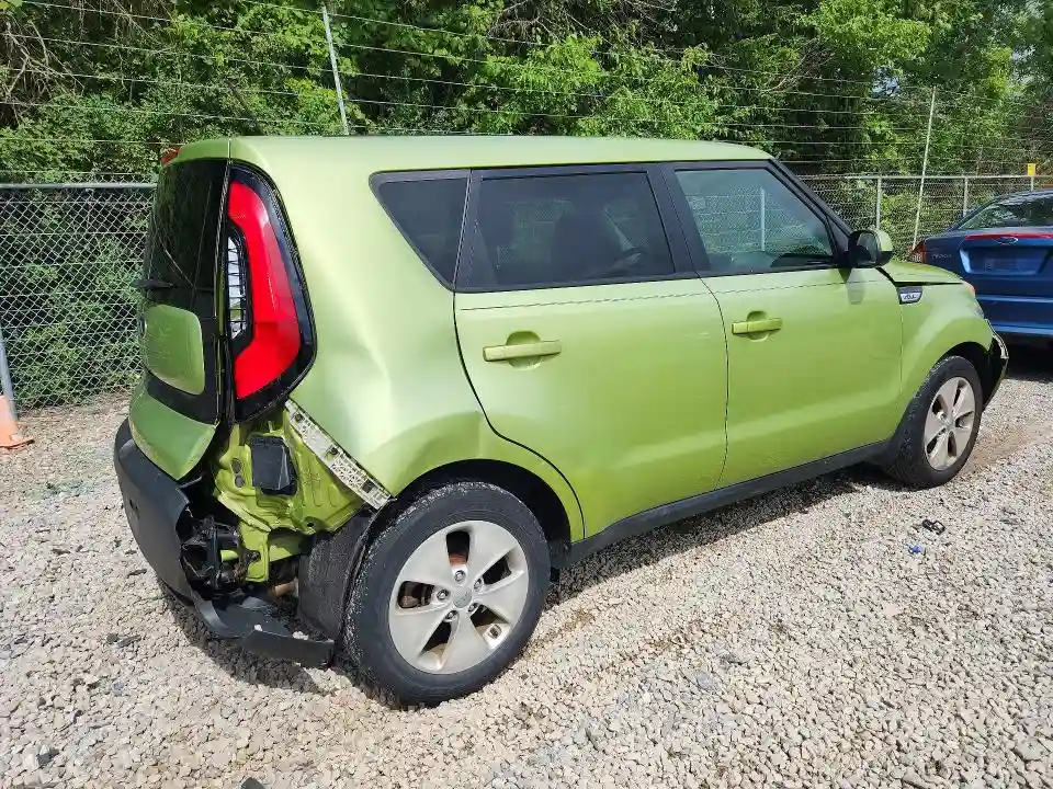 KNDJN2A2XG7854061 2016 KIA SOUL BASE-2