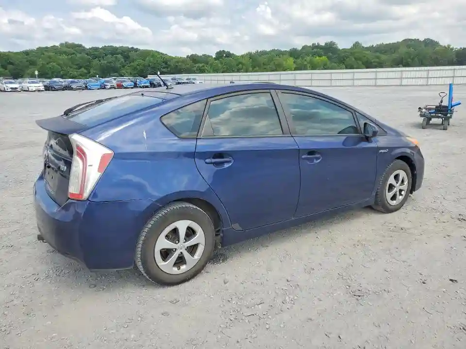 JTDKN3DU0D1729494 2013 TOYOTA PRIUS-2