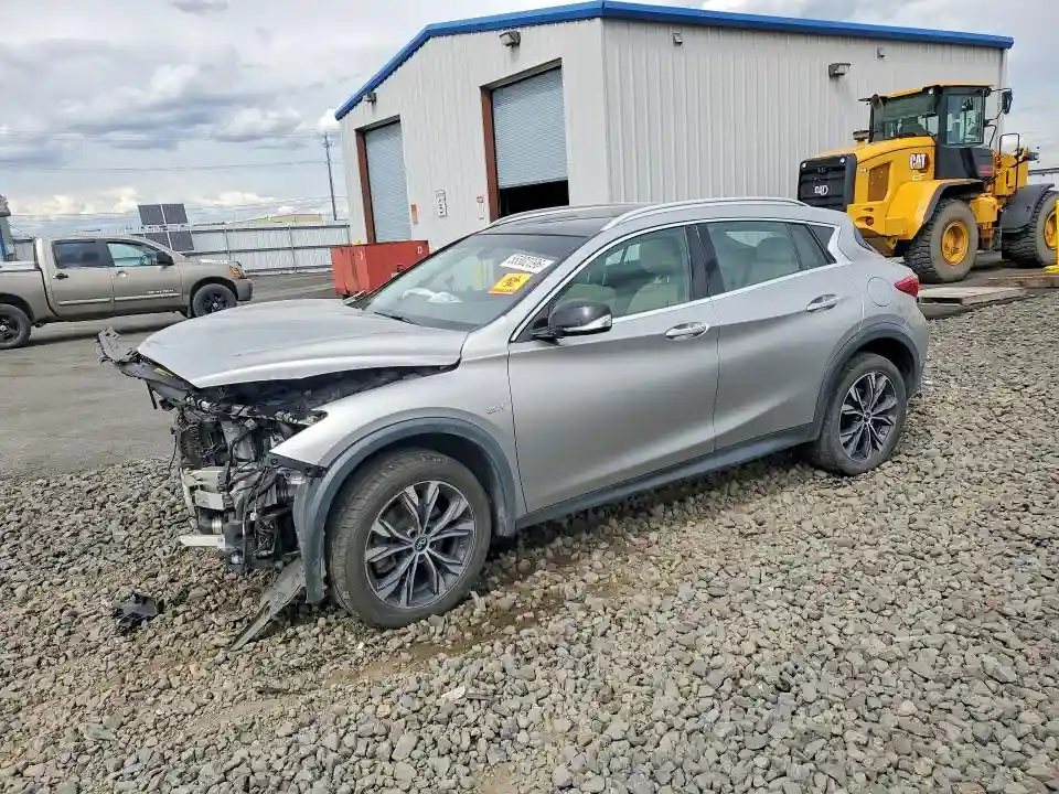 SJKCH5CR4JA049773 2018 INFINITI QX30-0