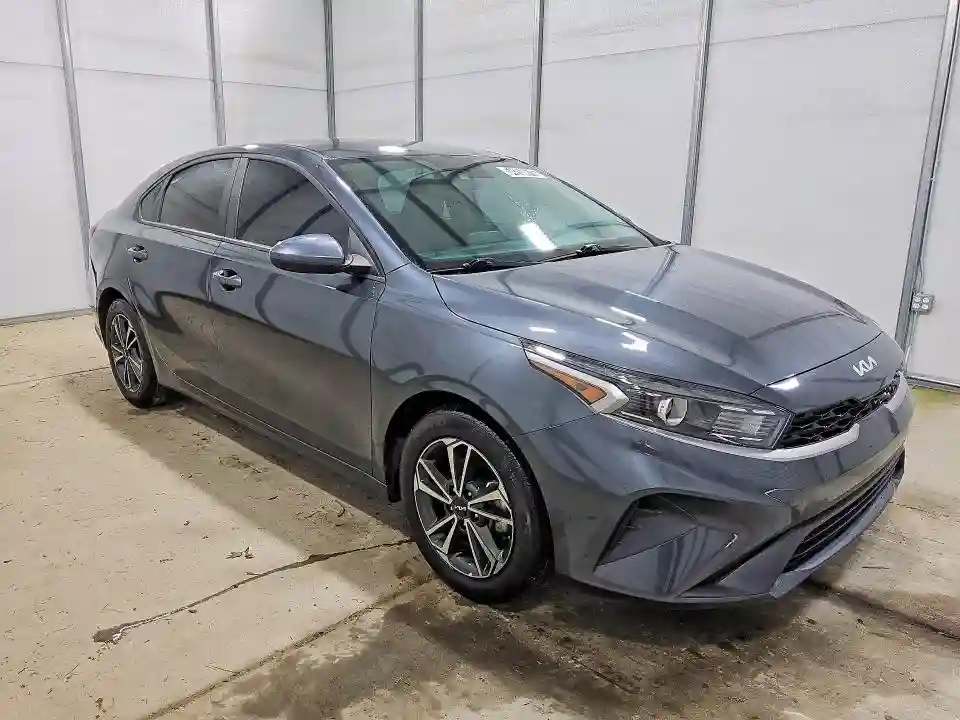 3KPF24AD4RE780991 2024 KIA FORTE-3
