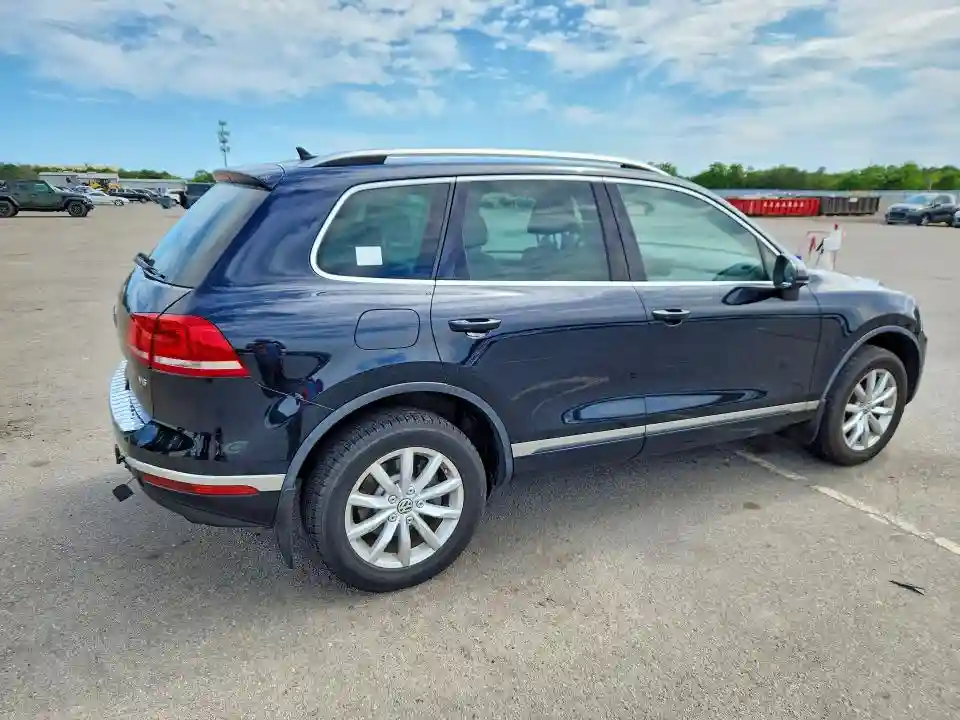 WVGEF9BP0GD010206 2016 VOLKSWAGEN TOUAREG-2