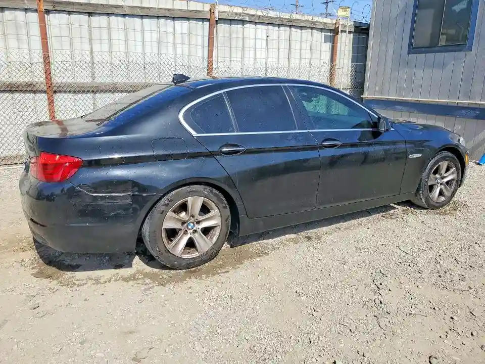 WBAFR1C5XBC742823 2011 BMW 5 SERIES-2