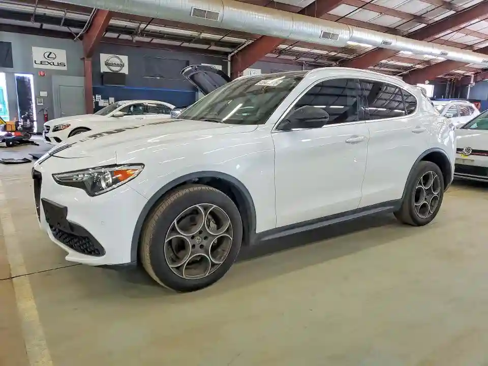 ZASFAKBN0J7B93276 2018 ALFA ROMEO STELVIO-0