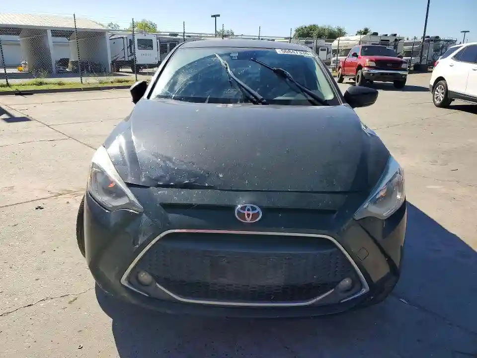 3MYDLBYV0KY519094 2019 TOYOTA YARIS-4