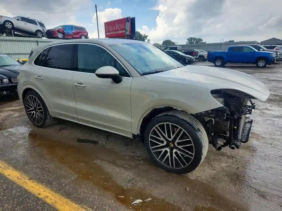 WP1AA2AY9RDA14226 2024 PORSCHE CAYENNE-3