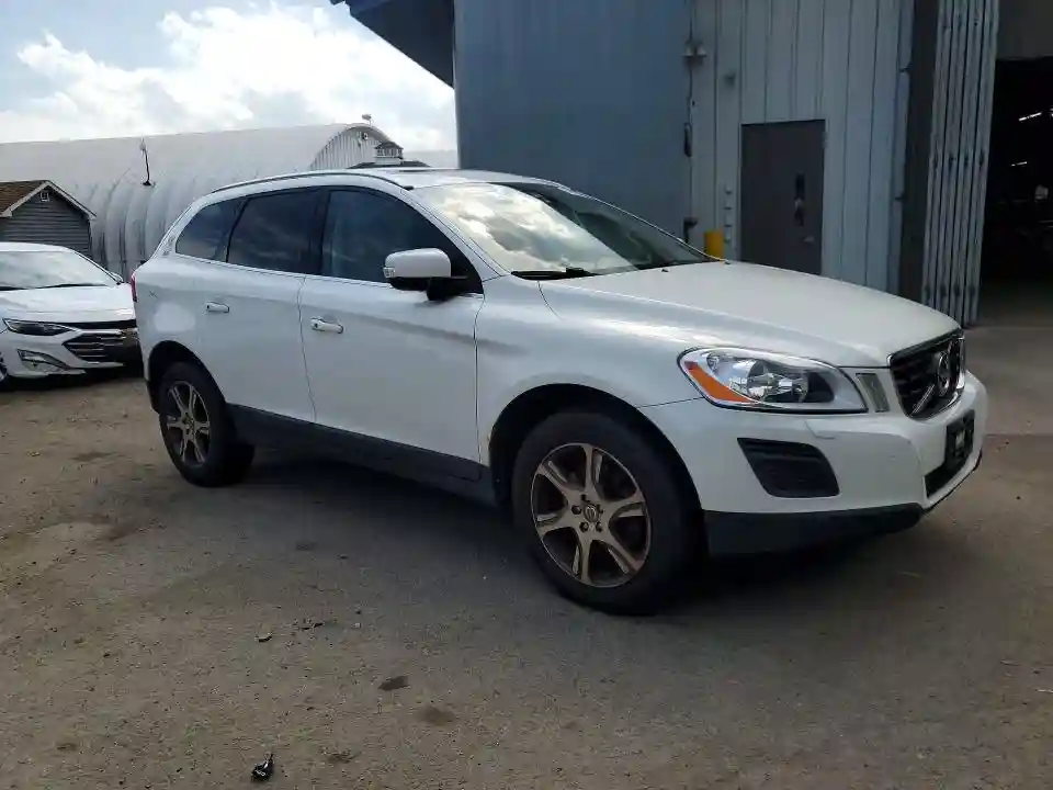 YV4902DZ2D2439221 2013 VOLVO XC60-3