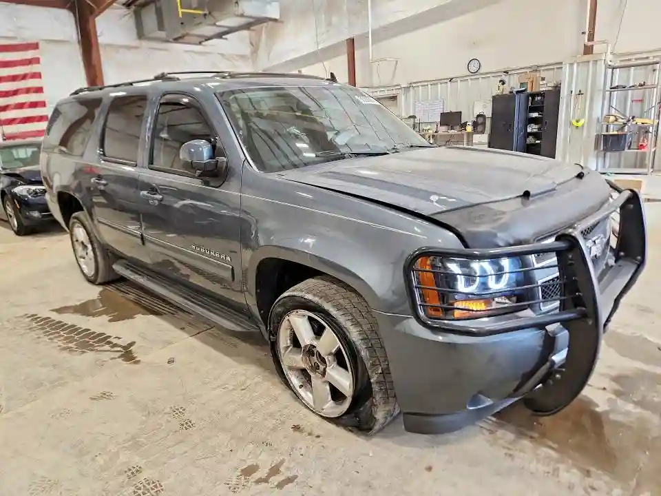 1GNUKJE3XAR200490 2010 CHEVROLET SUBURBAN-3