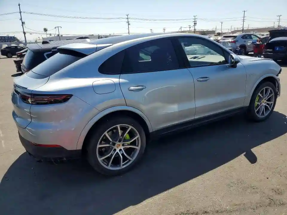 WP1BE2AY8NDA51058 2022 PORSCHE CAYENNE-2