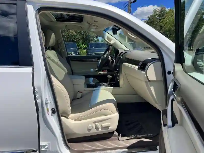 JTJBM7FX1K5210958 2019 LEXUS GX-4