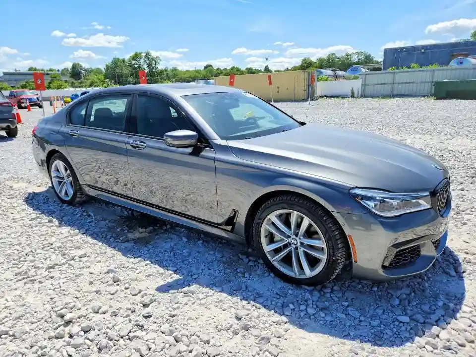 WBA7F2C53HG421811 2017 BMW 7 SERIES-3