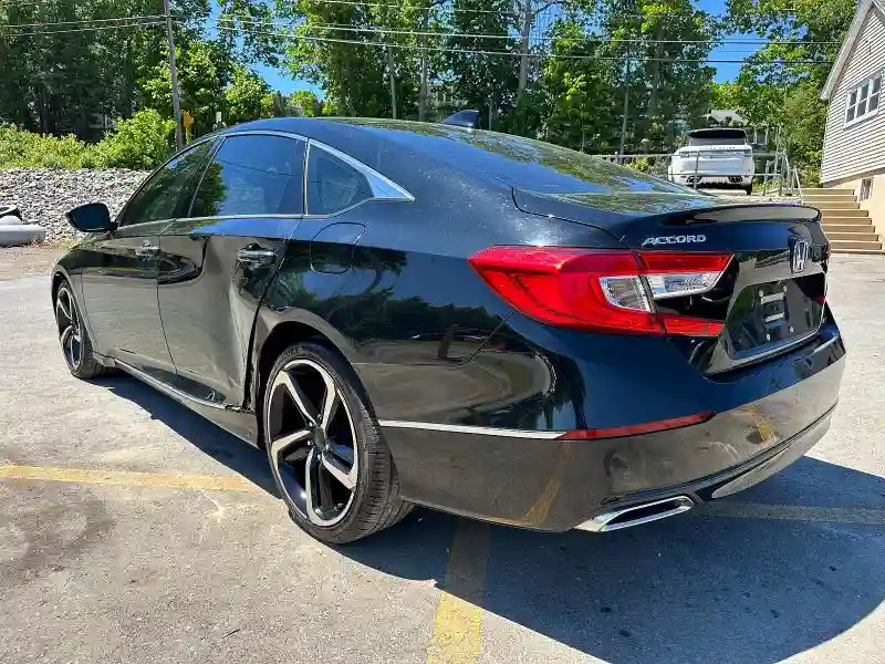 1HGCV1F97JA085040 2018 HONDA ACCORD-1
