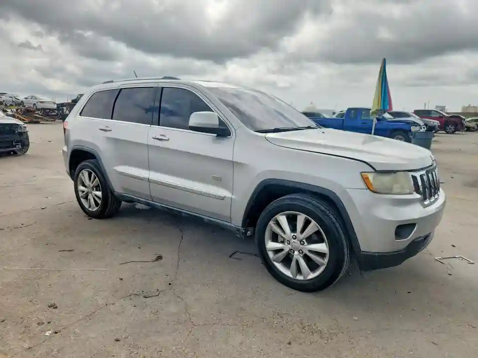 1J4RR4GT6BC646417 2011 JEEP GRAND CHEROKEE-3
