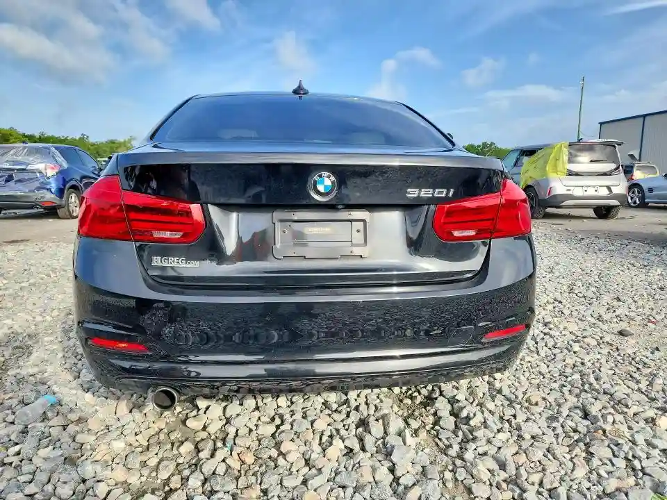WBA8A9C5XJAH14726 2018 BMW 3 SERIES-5