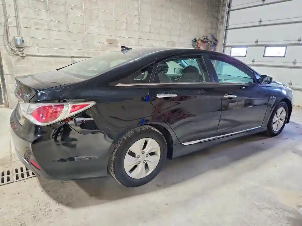 KMHEC4A46FA137013 2015 HYUNDAI SONATA-2
