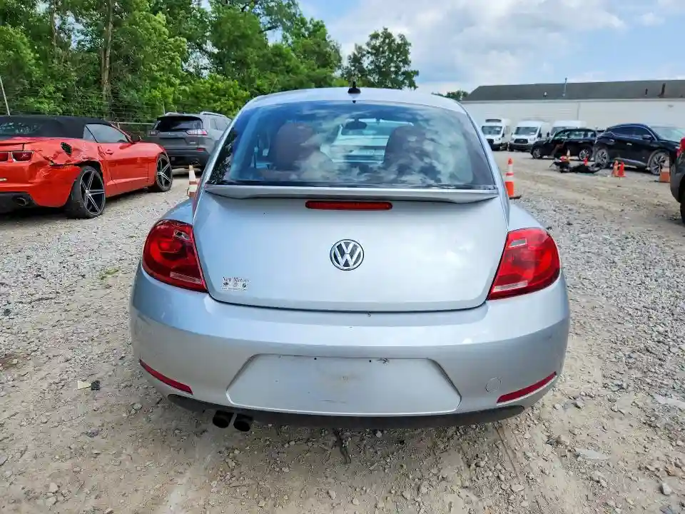 3VWF17AT9FM606893 2015 VOLKSWAGEN BEETLE-5
