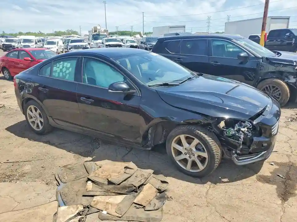 YV140MFJ6F1353624 2015 VOLVO S60-3
