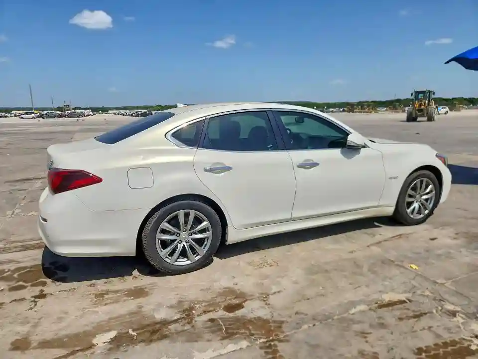 JN1EY1AP5FM510011 2015 INFINITI Q70-2
