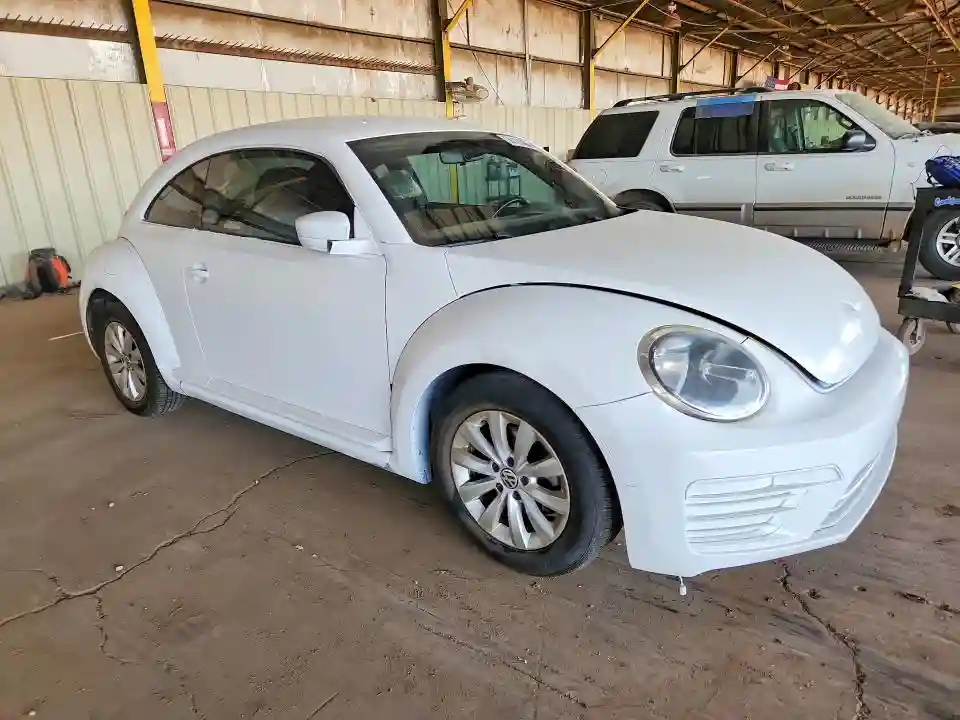 3VWF17AT6HM629745 2017 VOLKSWAGEN BEETLE-3