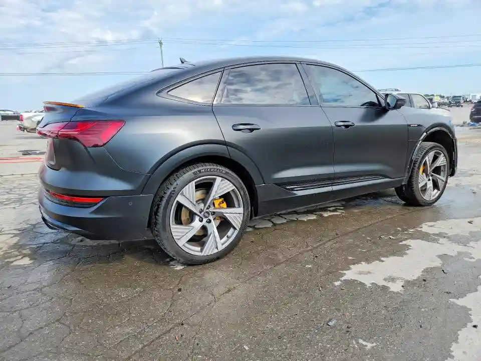 WA13AAGE4NB025457 2022 AUDI E-TRON-2