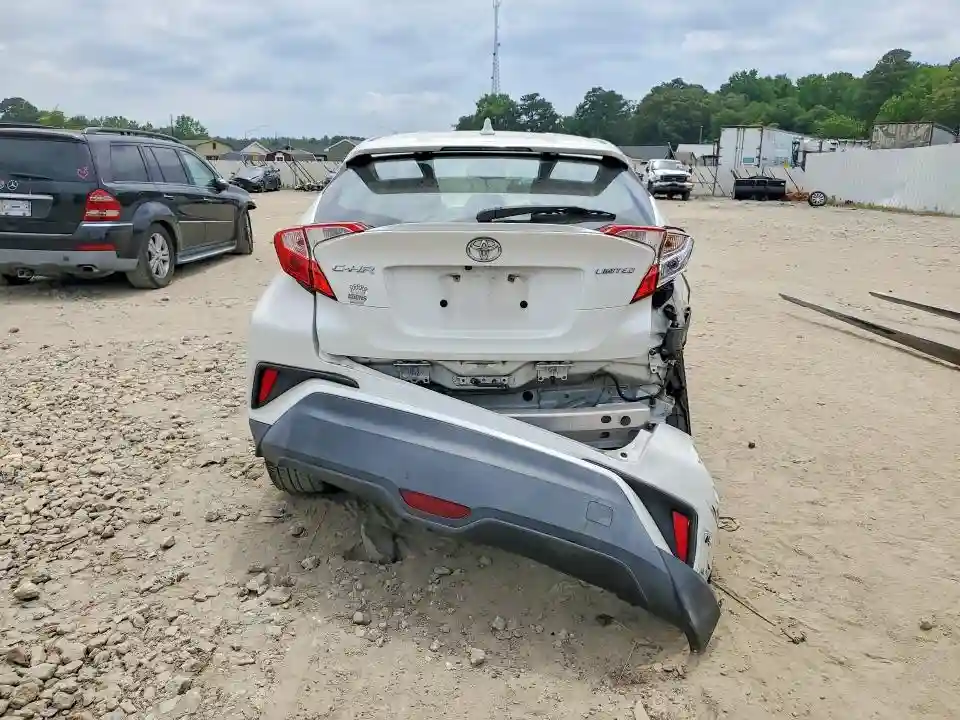 NMTKHMBX3KR082761 2019 TOYOTA C-HR-5