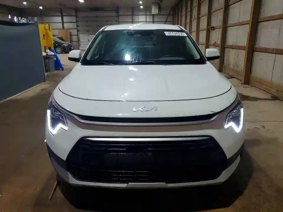 KNDCP3LE5T5318592 2026 KIA NIRO-4