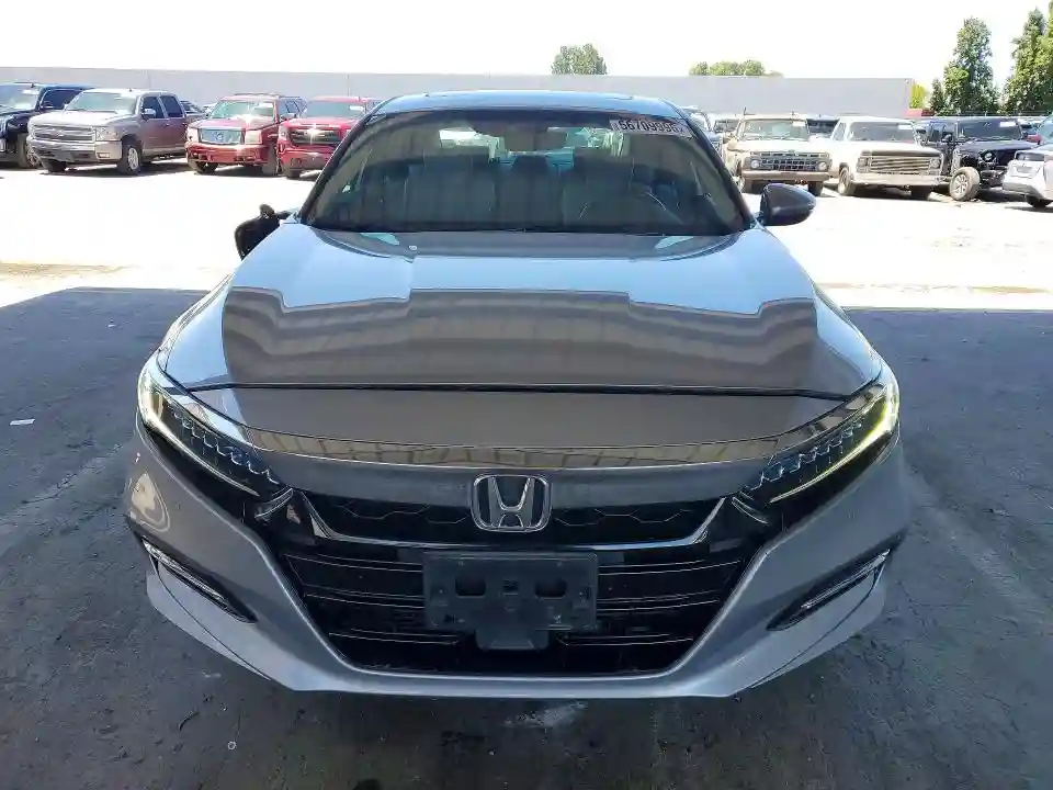1HGCV3F92JA016820 2018 HONDA ACCORD-4