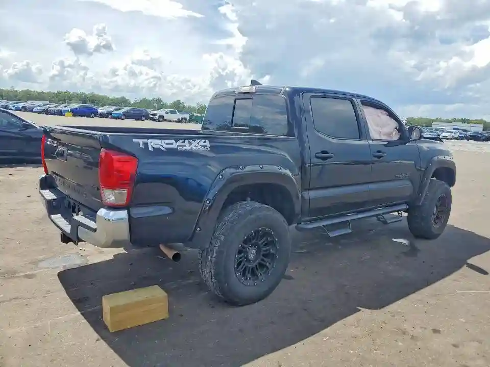 5TFCZ5AN7HX076943 2017 TOYOTA TACOMA-2