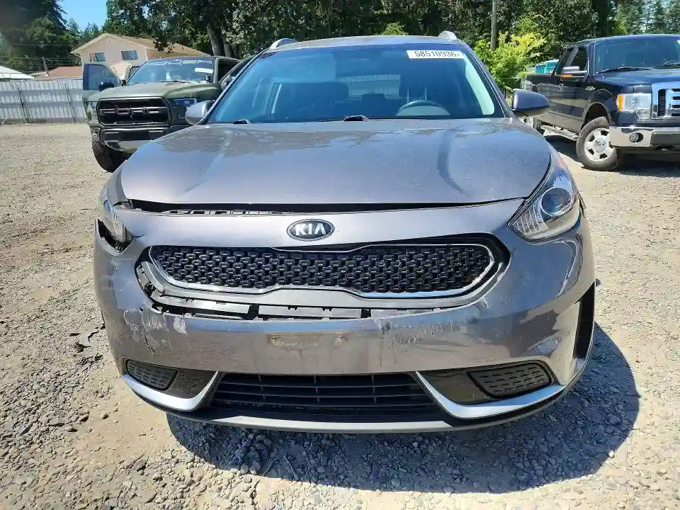KNDCB3LC1H5050600 2017 KIA NIRO-4