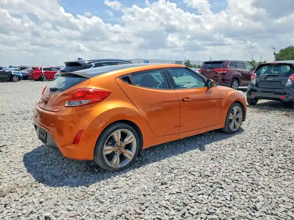 KMHTC6AD9CU056424 2012 HYUNDAI VELOSTER-2