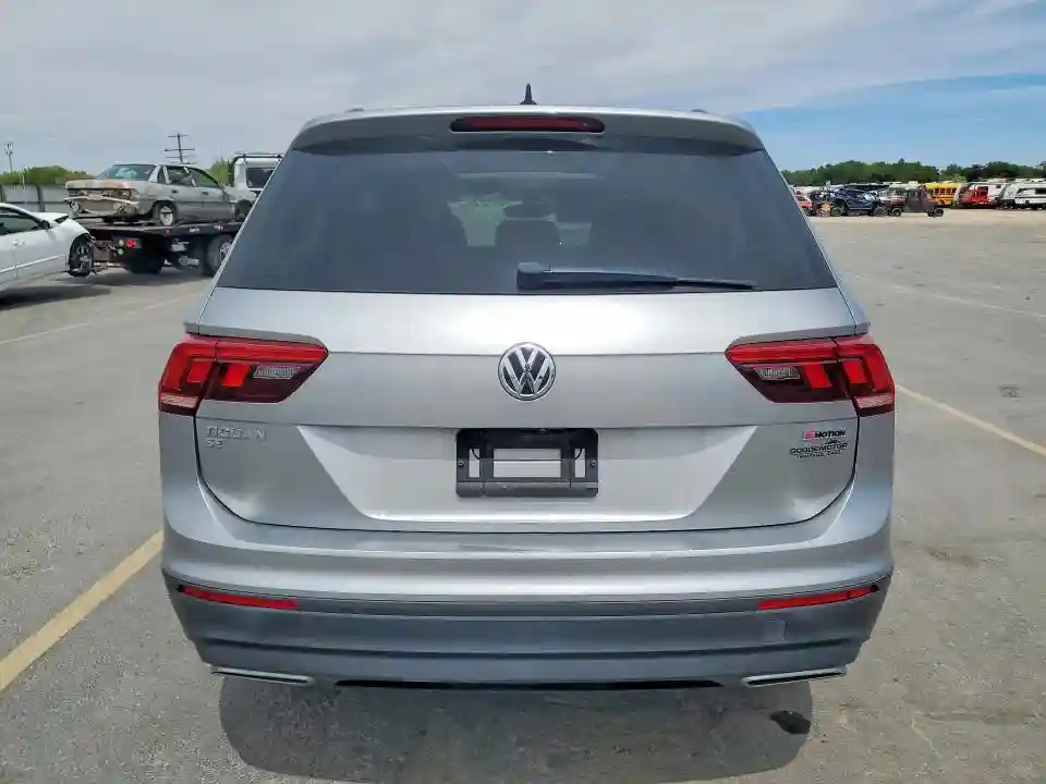 3VV2B7AXXKM084613 2019 VOLKSWAGEN TIGUAN-5