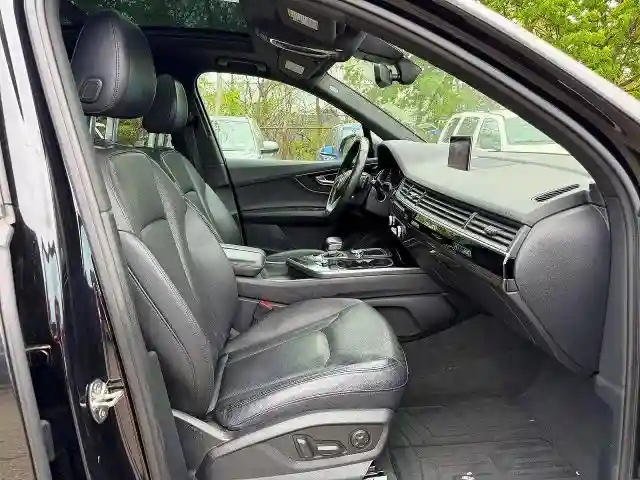 WA1LAAF7XKD008942 2019 AUDI Q7-4