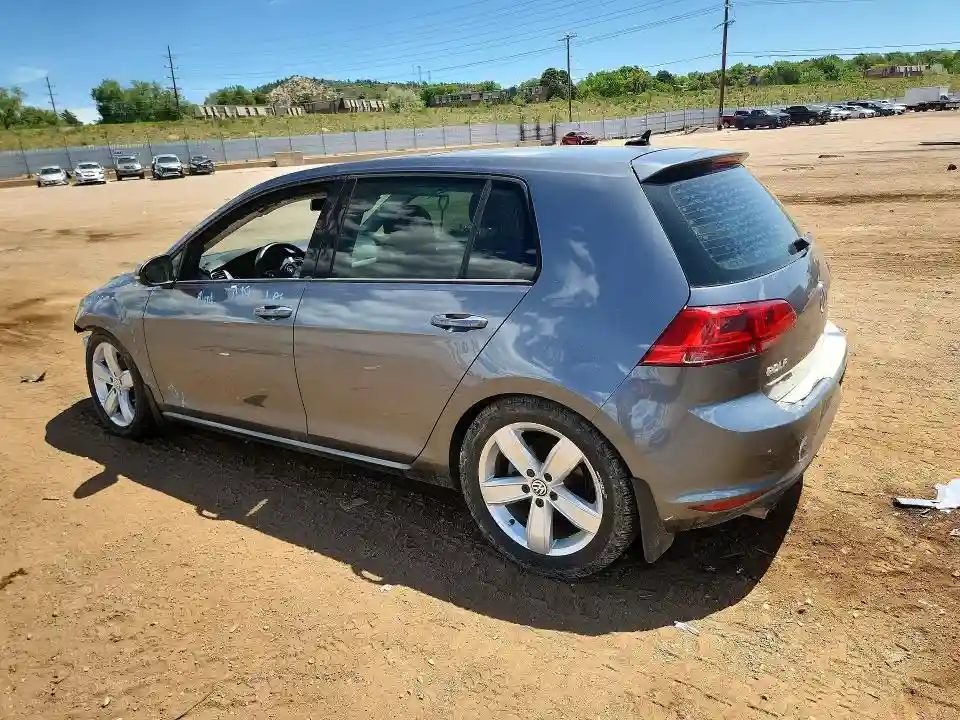 3VW217AU5HM038071 2017 VOLKSWAGEN GOLF-1