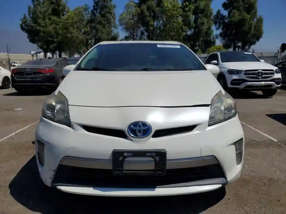 JTDKN3DP0F3069698 2015 TOYOTA PRIUS-4