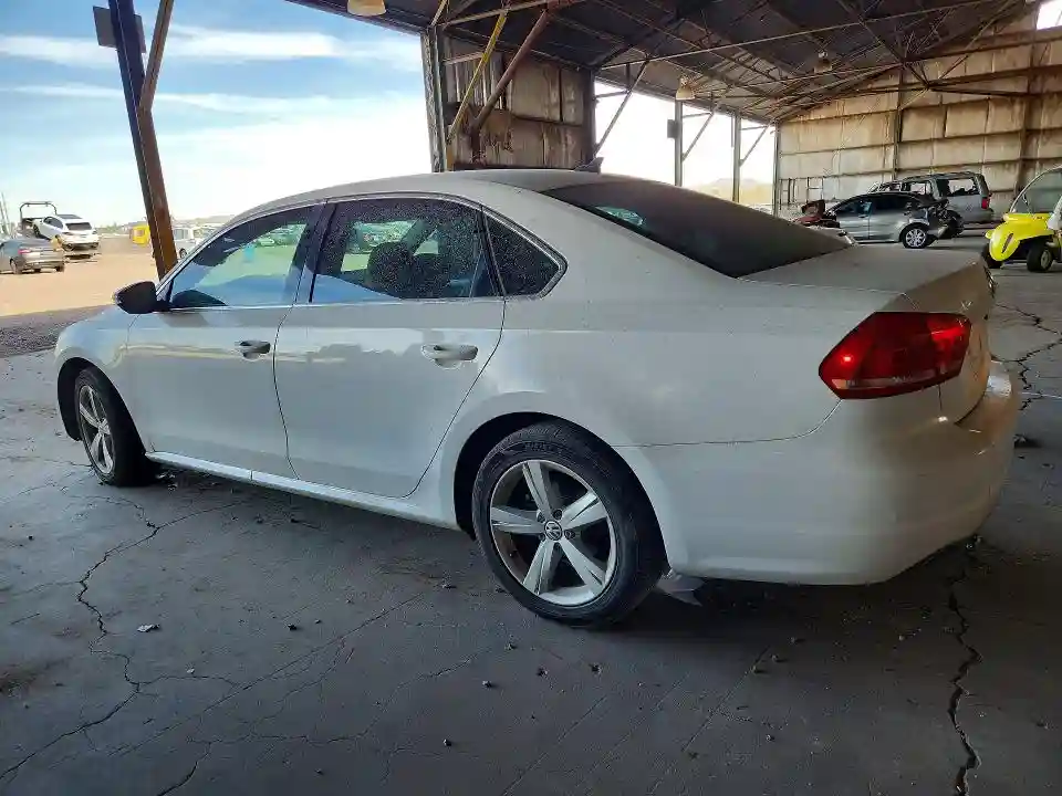 1VWBN7A32CC042827 2012 VOLKSWAGEN PASSAT-1