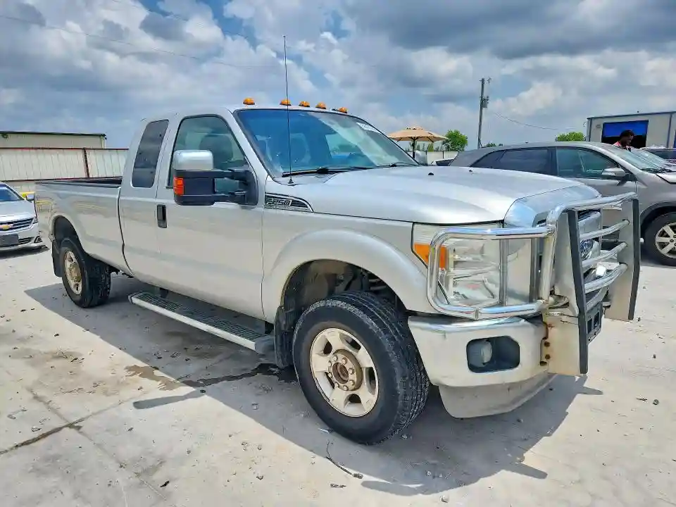 1FT7X2B67BED02821 2011 FORD F250-3