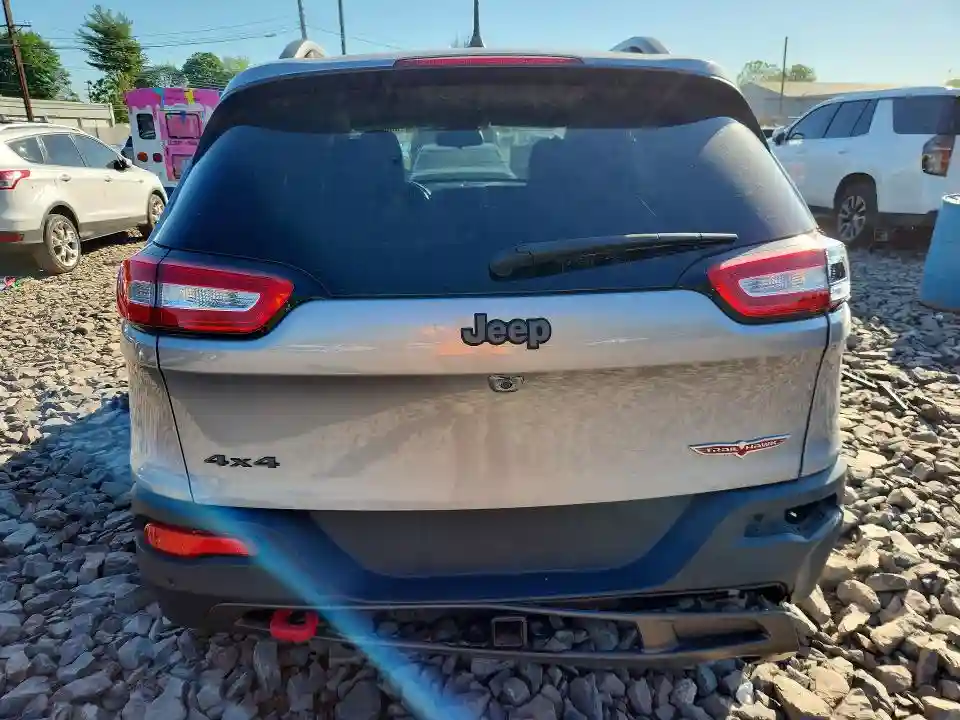 1C4PJMBX9JD570974 2018 JEEP CHEROKEE-5
