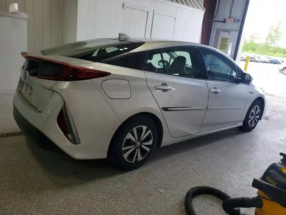 JTDKARFP9H3030963 2017 TOYOTA PRIUS-2
