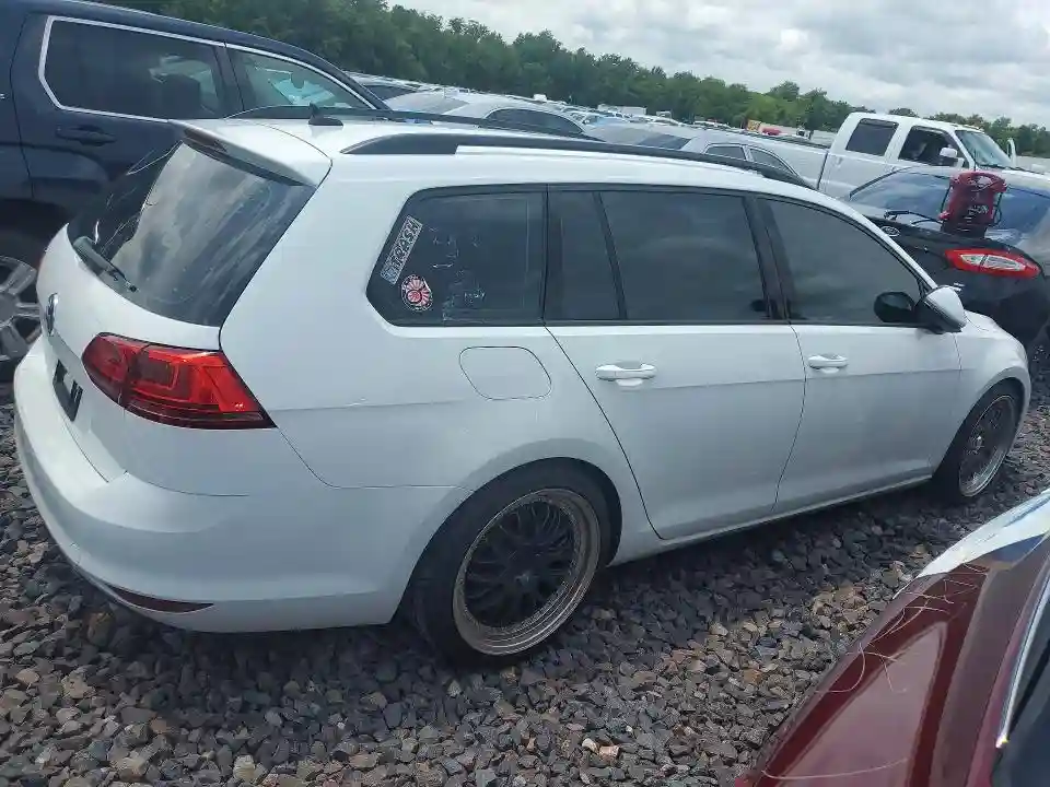 3VW017AU8HM510156 2017 VOLKSWAGEN GOLF SPORT-2