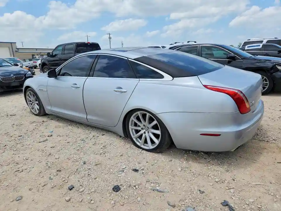 SAJWA1CB7BLV21746 2011 JAGUAR XJ-1