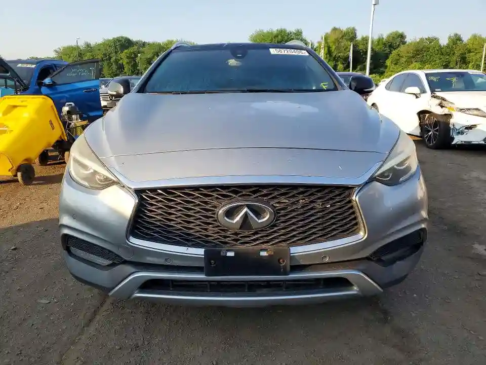 SJKCH5CR2HA016197 2017 INFINITI QX30-4